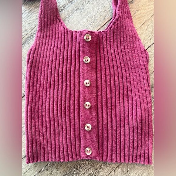 🛍️$5 SALE - Garage Ribbed and Cropped Mini Tank, size large. - Picture 3 of 5